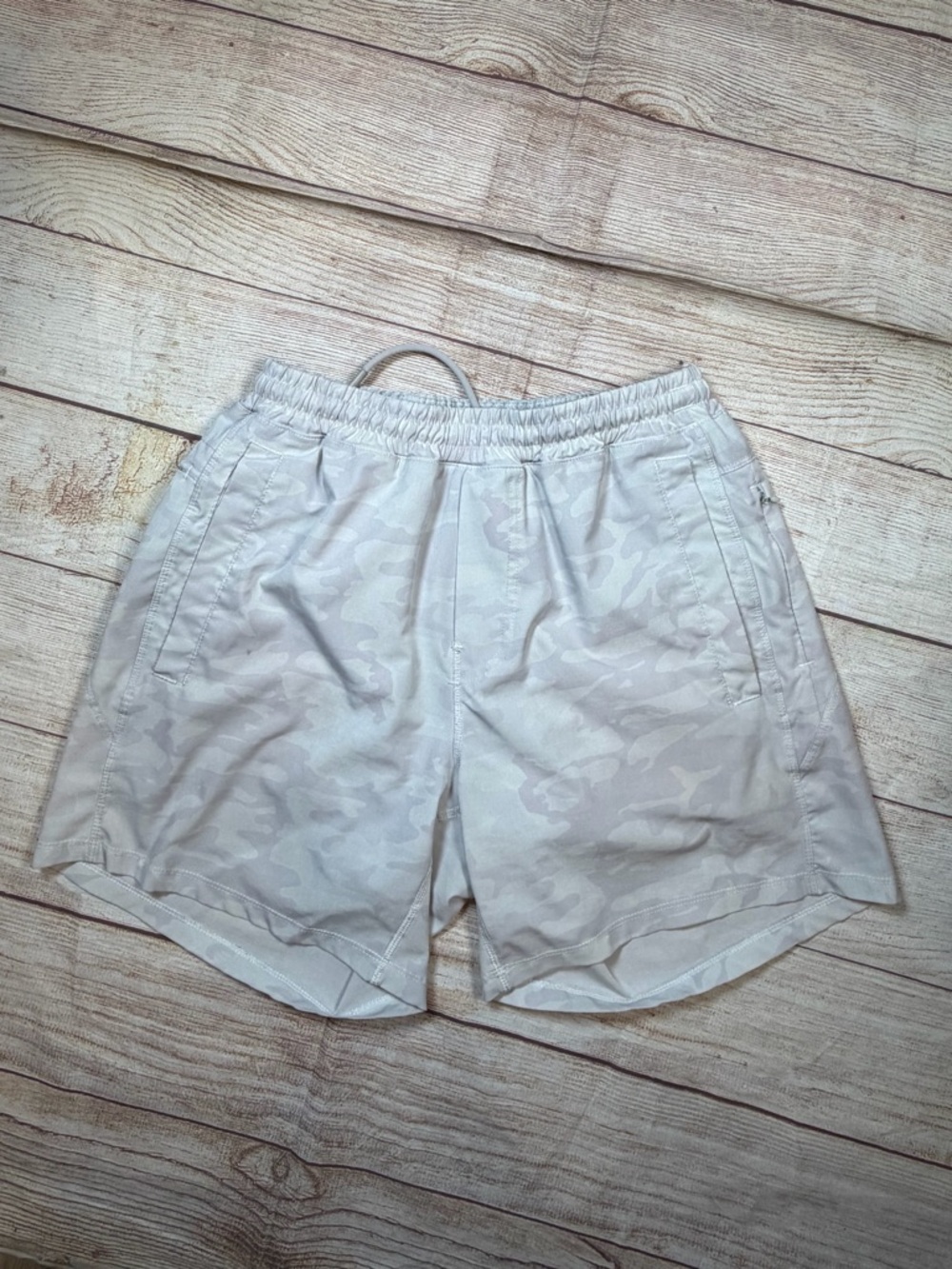 Men's Freebalkers Light Gray Camo Athletic Workout Lifting Shorts